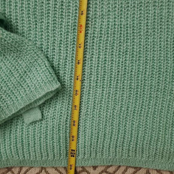Project Naadam Green Cozy Sweater - Picture 8 of 10